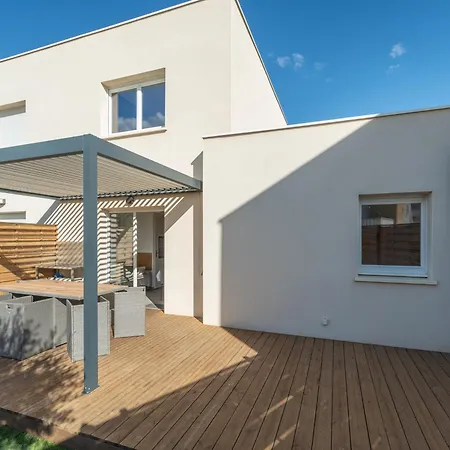 Valras-loc La Dune Familiale, Et Piscine Holiday home
